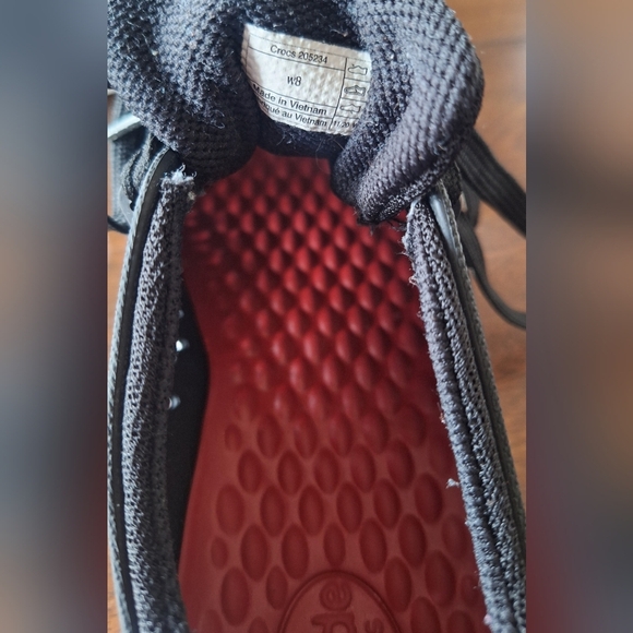 Size 8 Euc CROCS LiteRide Black and White Sneakers - Picture 2 of 4